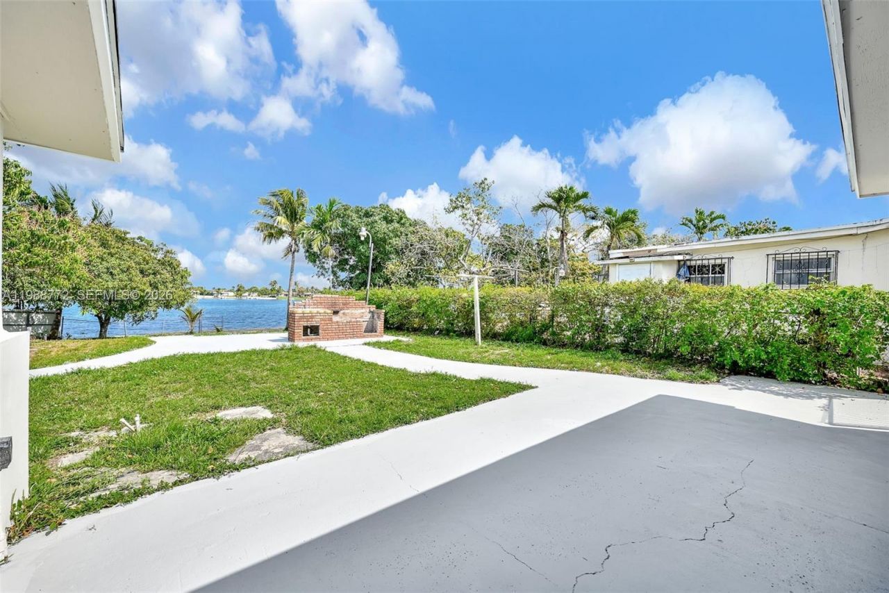 6325 W 12th Ave , Hialeah, FL 33012 Photo