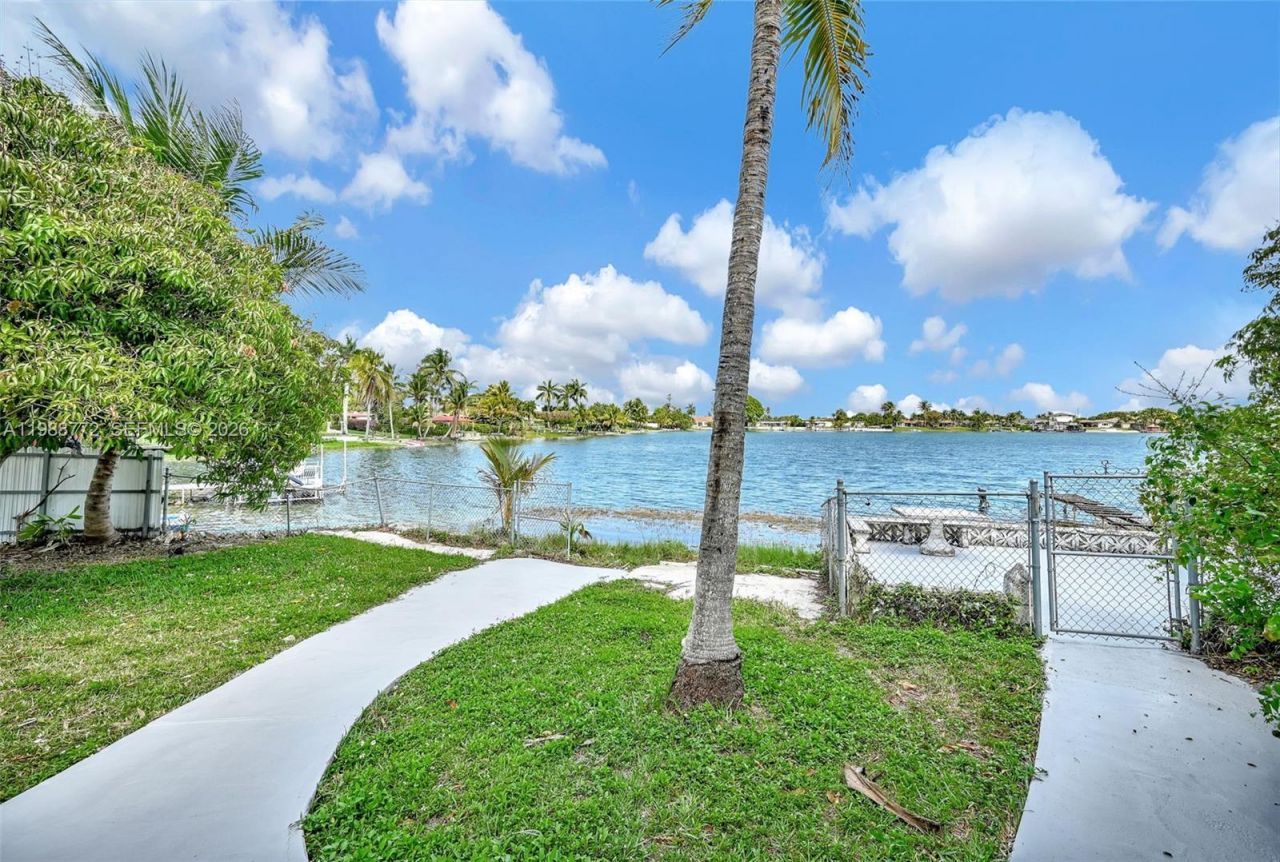 6325 W 12th Ave , Hialeah, FL 33012 Photo