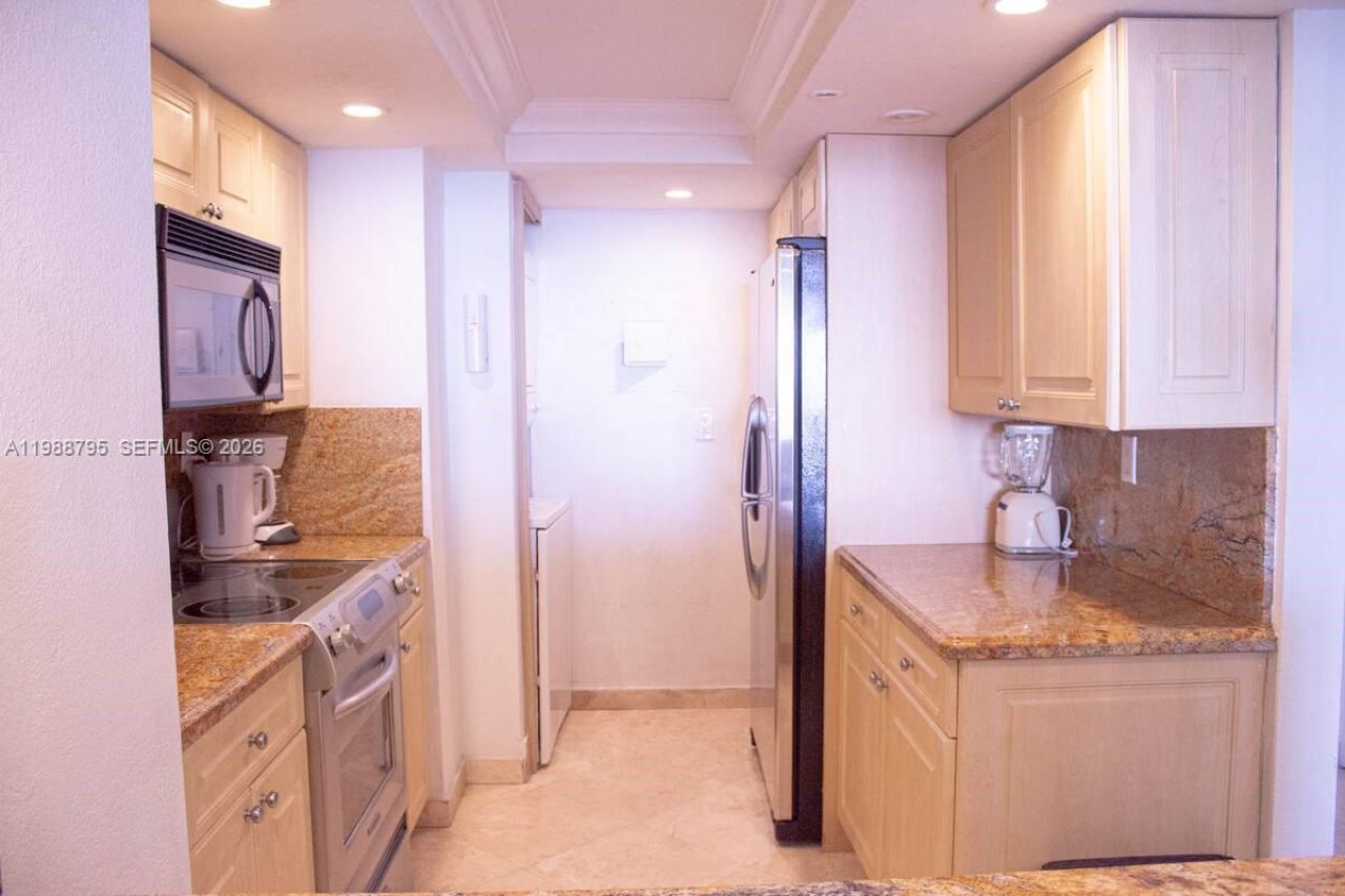 1717 N Bayshore Dr , Unit B-4141, Miami, FL 33132 Photo