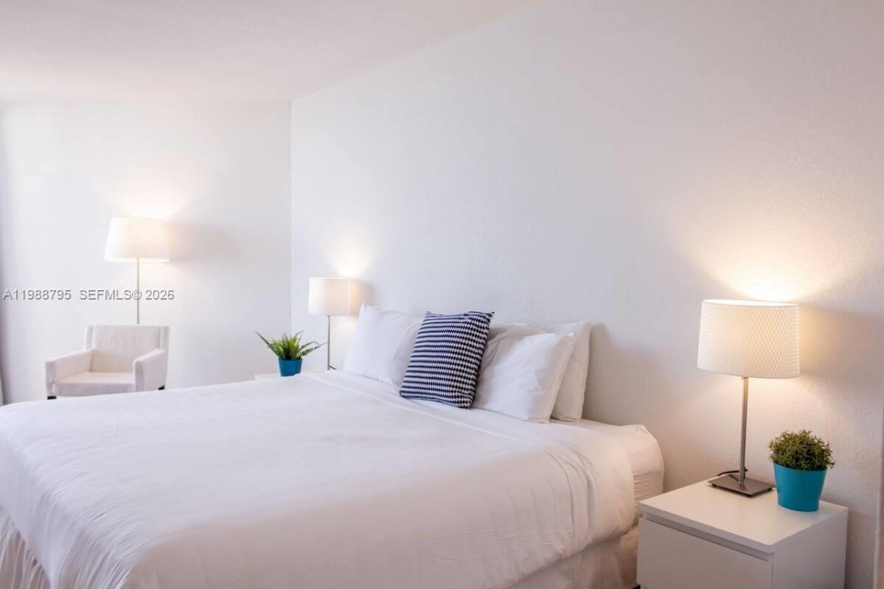 1717 N Bayshore Dr , Unit B-4141, Miami, FL 33132 Photo