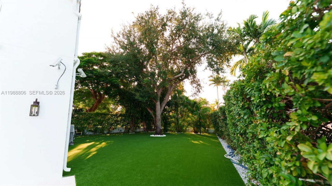 2525 Indian Mound Trl, Coral Gables, FL 33134 Photo