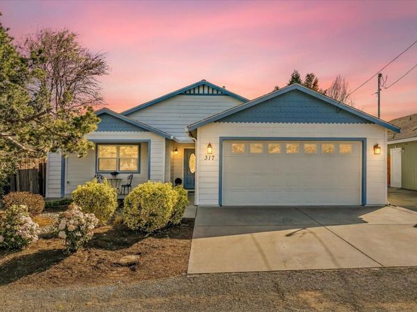 317 Jeanette Avenue, Medford, OR 97501