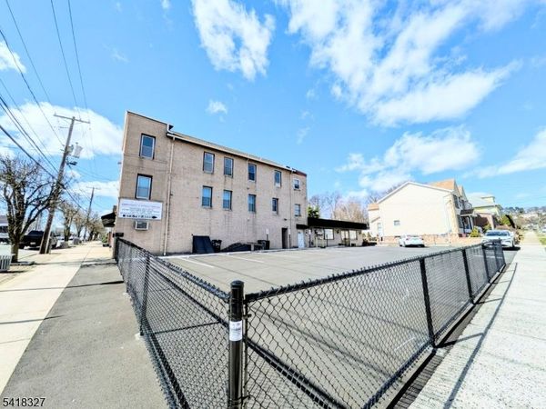 239 Union Blvd, Totowa, NJ 07512