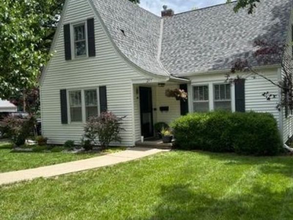 217 S 5th Street, Burlington, KS 66839