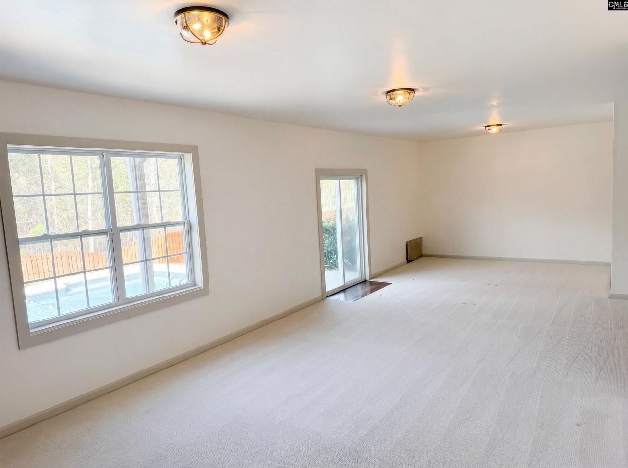 1615 Birch Grain Road Photo 10