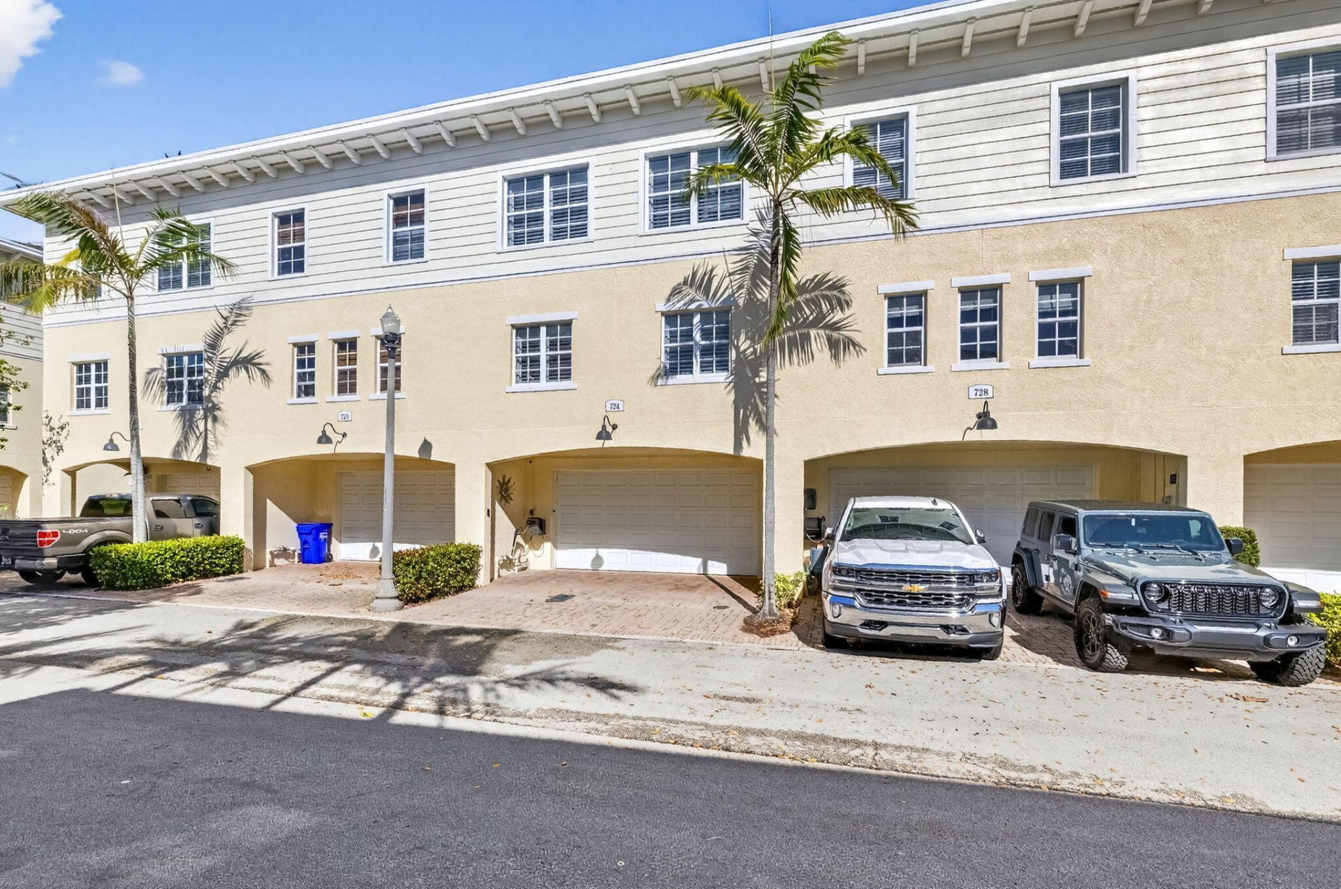 724 SW 1st Avenue, Pompano Beach, FL 33060 Photo