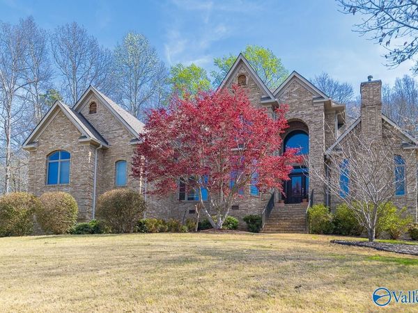1642 Lake Cove Drive, Decatur, AL 35603
