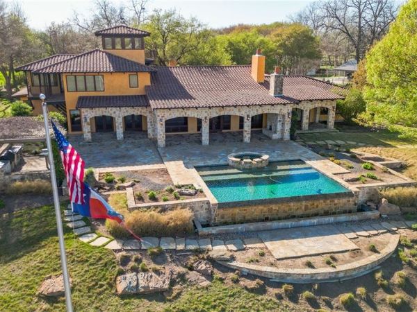 930 Lakeview Trail , McQueeney, TX 78123