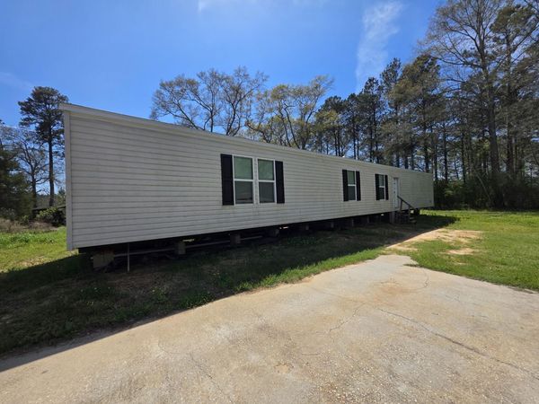 69 Antioch Dr., Laurel, MS 39443