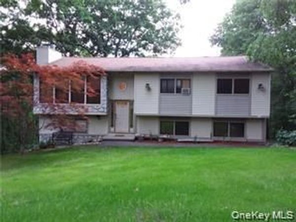 41 Serpi Road , Highland Mills, NY 10930