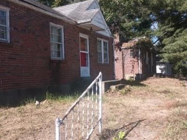 826 Walters Drive, Ferguson, MO 63135