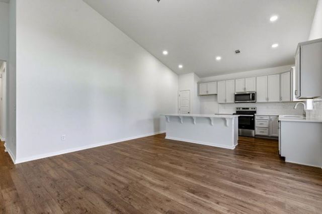 6036 Harness Ct. Photo 9