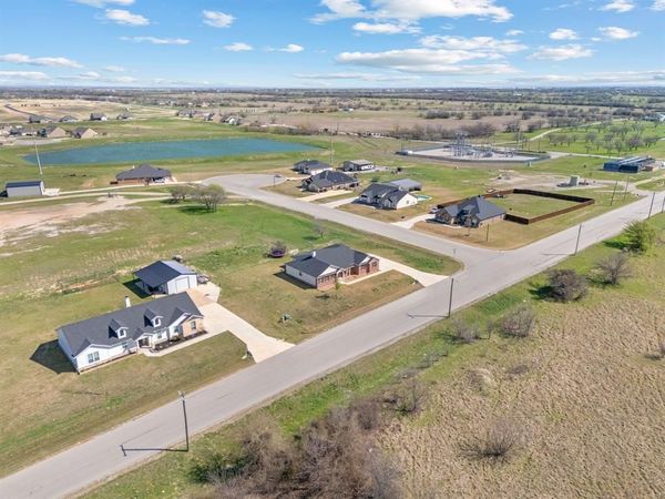 134 Stone Canyon Drive, Rhome, TX 76078