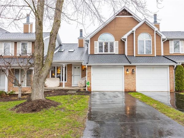 14 Walpole Court , Fairport, NY 14450