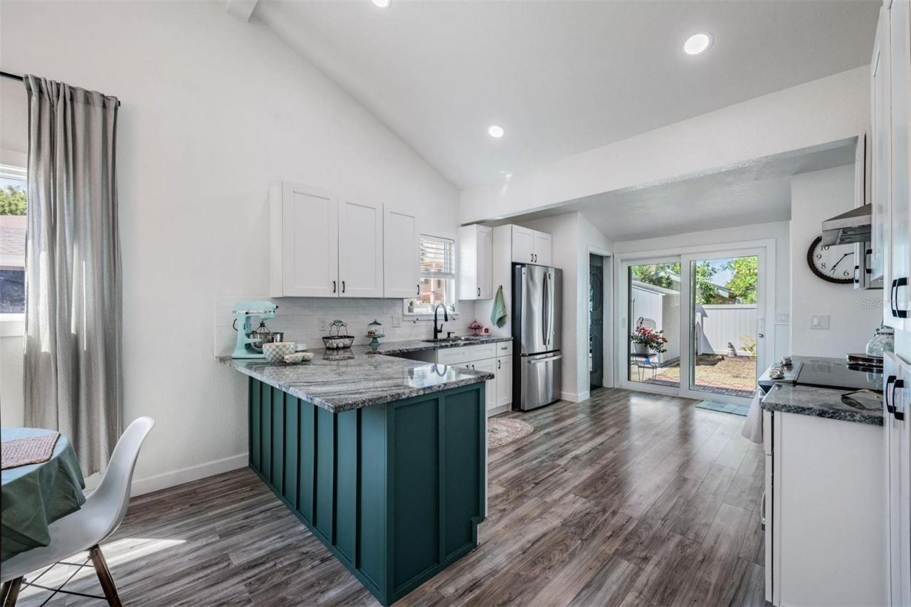 1875 Michigan Avenue Ne, Saint Petersburg, FL 33703 Photo