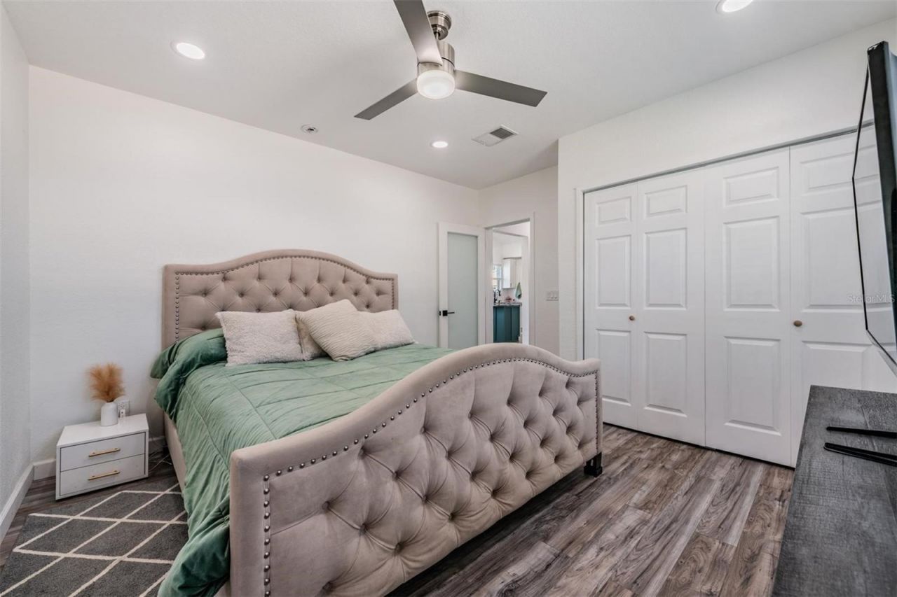 1875 Michigan Avenue Ne, Saint Petersburg, FL 33703 Photo