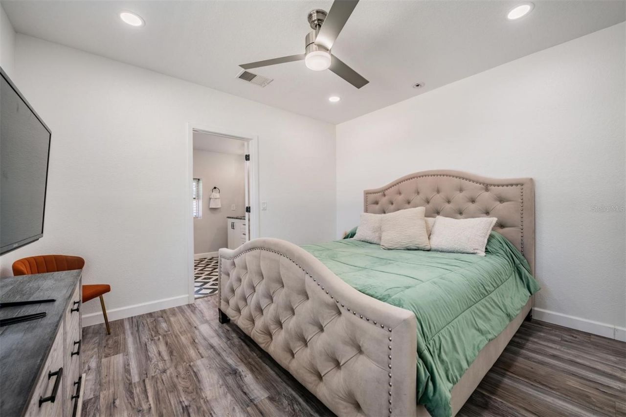 1875 Michigan Avenue Ne, Saint Petersburg, FL 33703 Photo