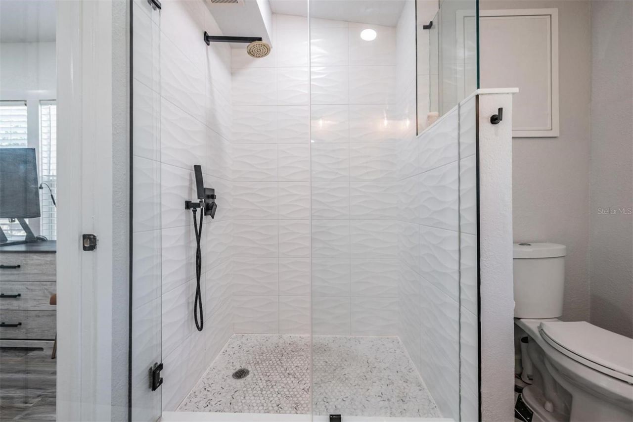 1875 Michigan Avenue Ne, Saint Petersburg, FL 33703 Photo