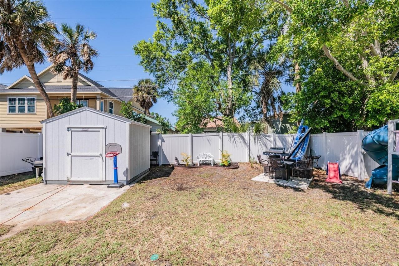 1875 Michigan Avenue Ne, Saint Petersburg, FL 33703 Photo