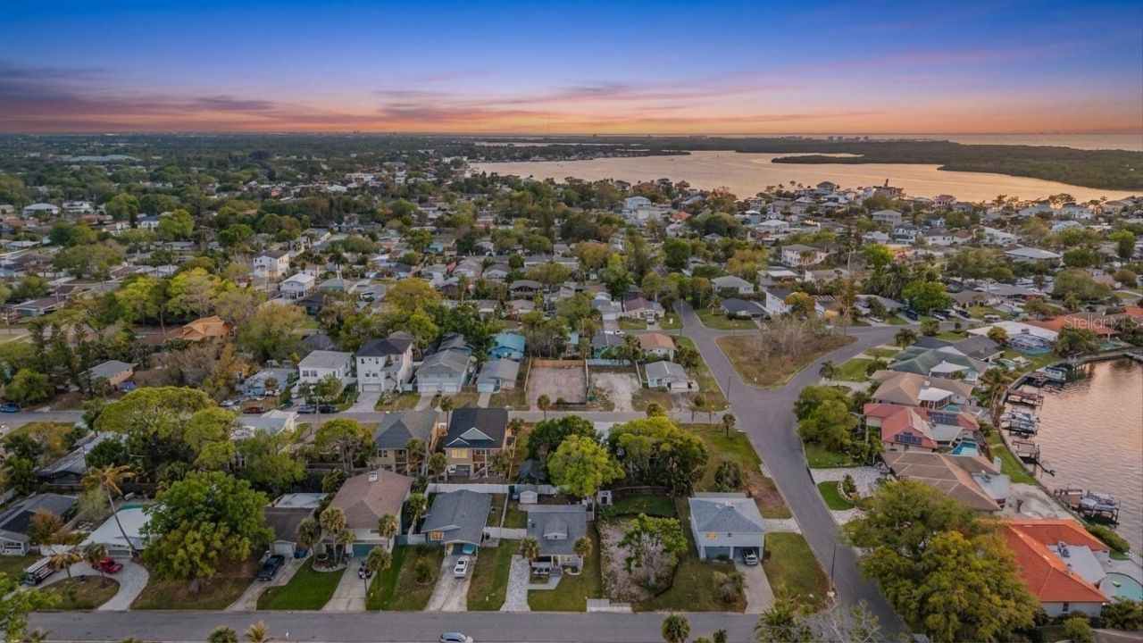 1875 Michigan Avenue Ne, Saint Petersburg, FL 33703 Photo