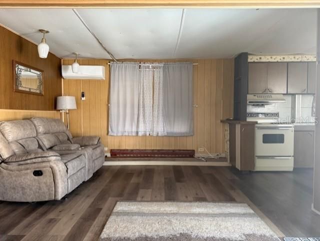 308 51st Avenue Drive W, Bradenton, FL 34207 Photo