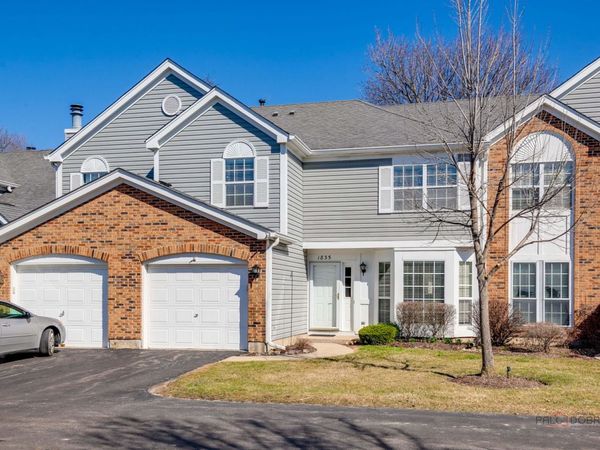 1835 Somerset Court , Gurnee, IL 60031