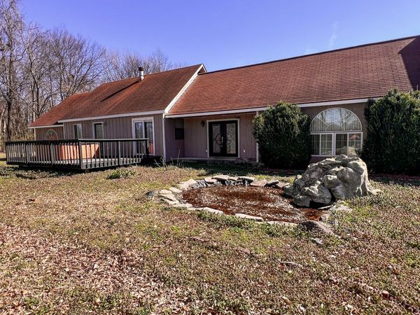 21604 Fox Lane , Carlyle, IL 62231