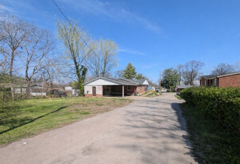 318 E 11th St, Columbia, TN 38401 Main Photo