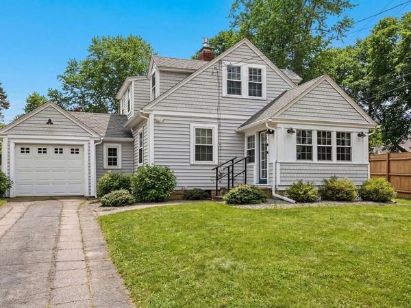 182 Woods Hole Road , Falmouth, MA 02540