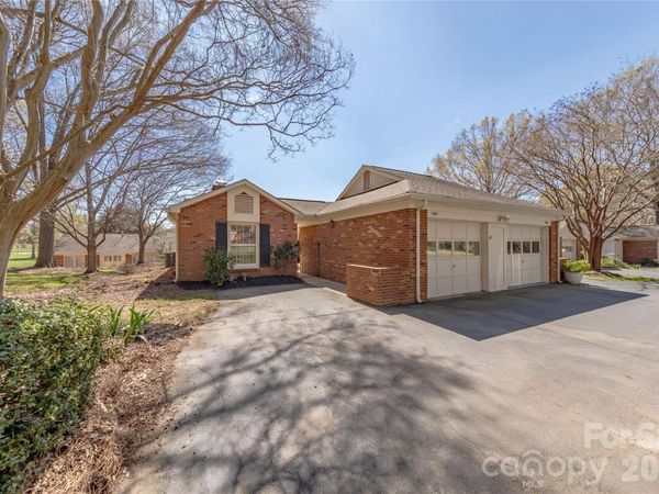 2401 Quail Lake Drive , Charlotte, NC 28210