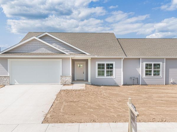3800 Green Ash Drive, Janesville, WI 53545