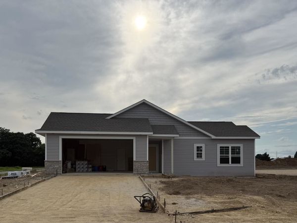 3800 Green Ash Drive, Janesville, WI 53545