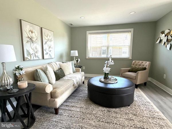 38 3 FLORENCE TOLLGATE PLACE, BURLINGTON, NJ 08016