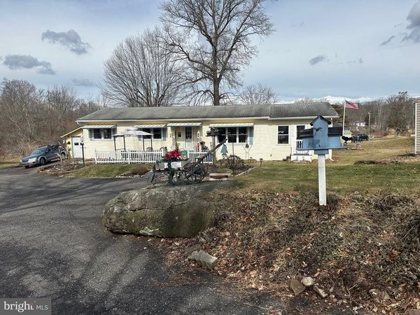 4 HOLLY TERRACE , QUAKERTOWN, PA 18951