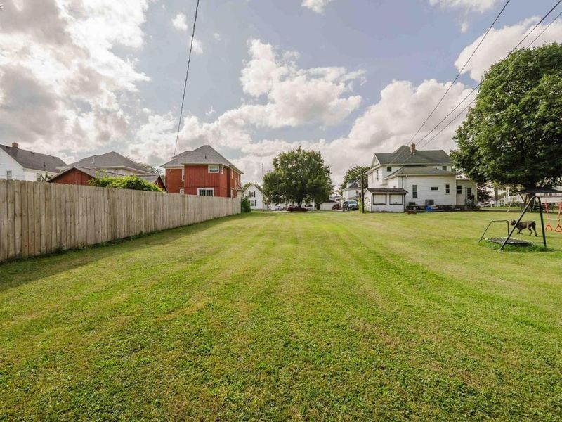 711 Rawson Avenue, Fremont, OH 43420 Photo 2