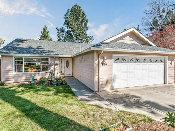 130 Rhonda Lane, Phoenix, OR 97535