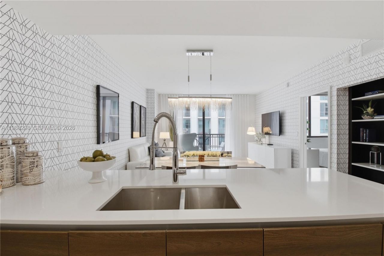 301 Altara Ave, Unit 603, Coral Gables, FL 33146 Photo