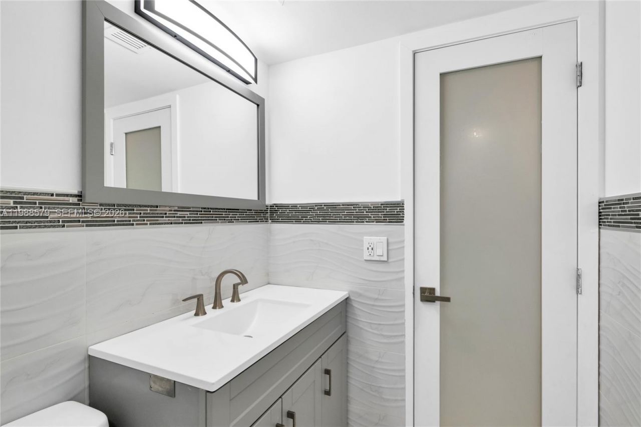 2801 NE 183rd St , Unit 1516W, Aventura, FL 33160 Photo