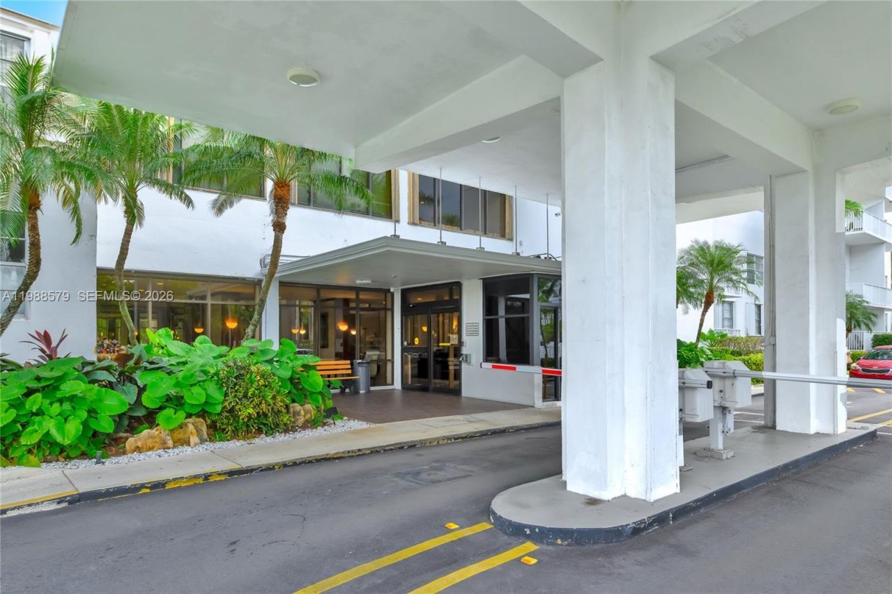 2801 NE 183rd St , Unit 1516W, Aventura, FL 33160 Photo