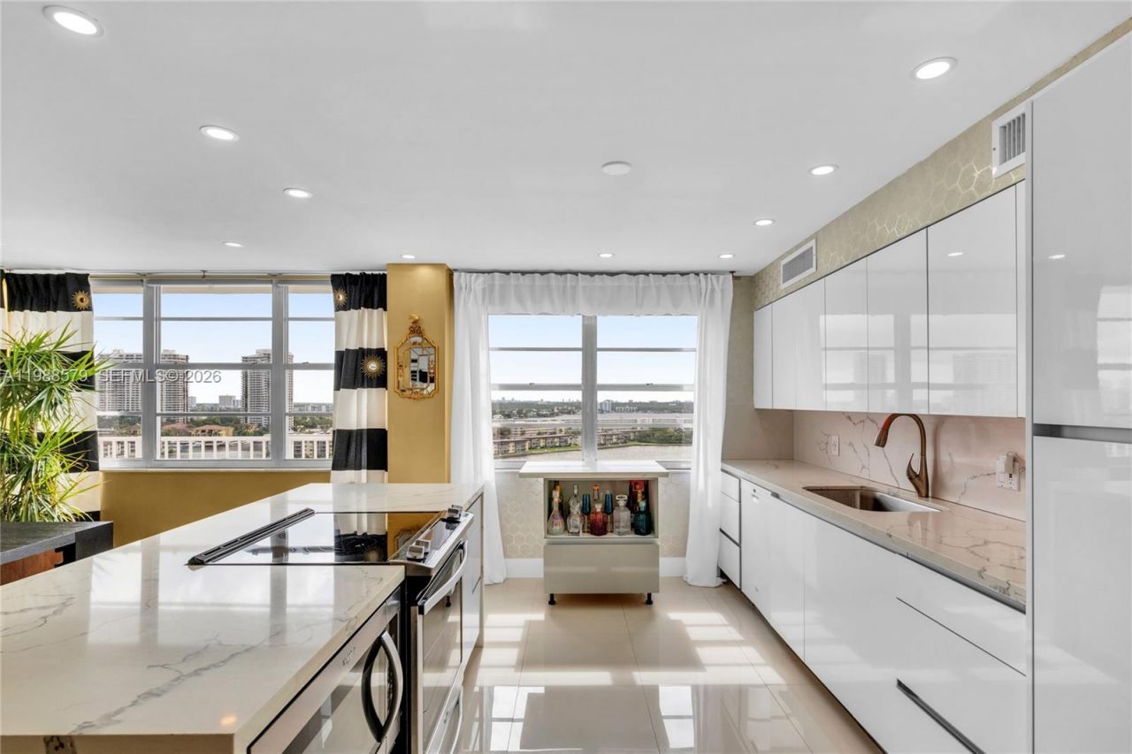 2801 NE 183rd St , Unit 1516W, Aventura, FL 33160 Photo