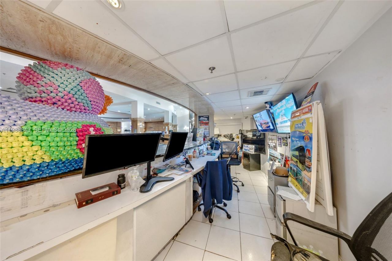 5445 Collins Ave , Unit CU14, Miami Beach, FL 33140 Photo