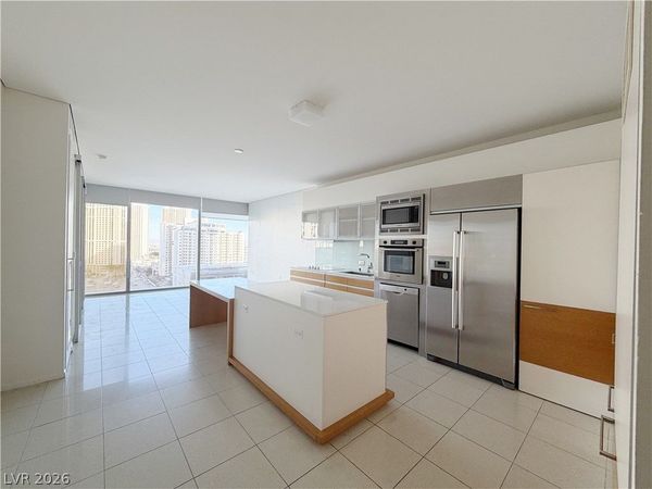 3722 Las Vegas Boulevard , Unit 904, Las Vegas, NV 89158