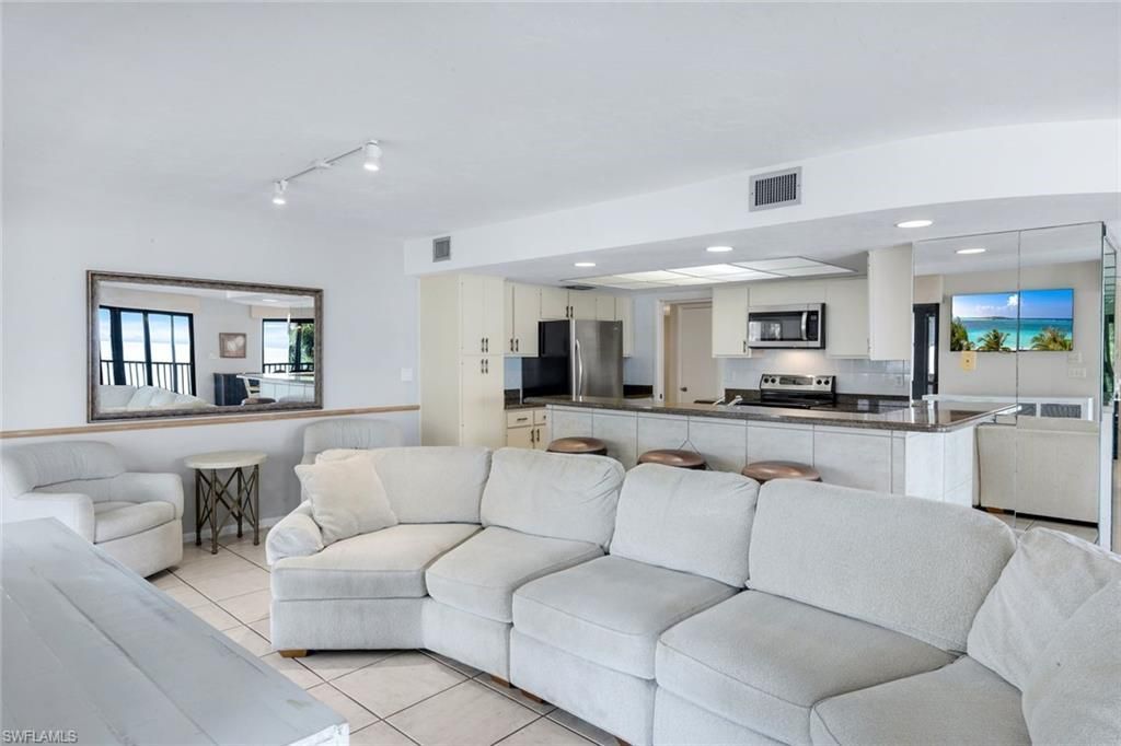 9653 Gulf Shore Dr, Unit 303, Naples, FL 34108 Photo