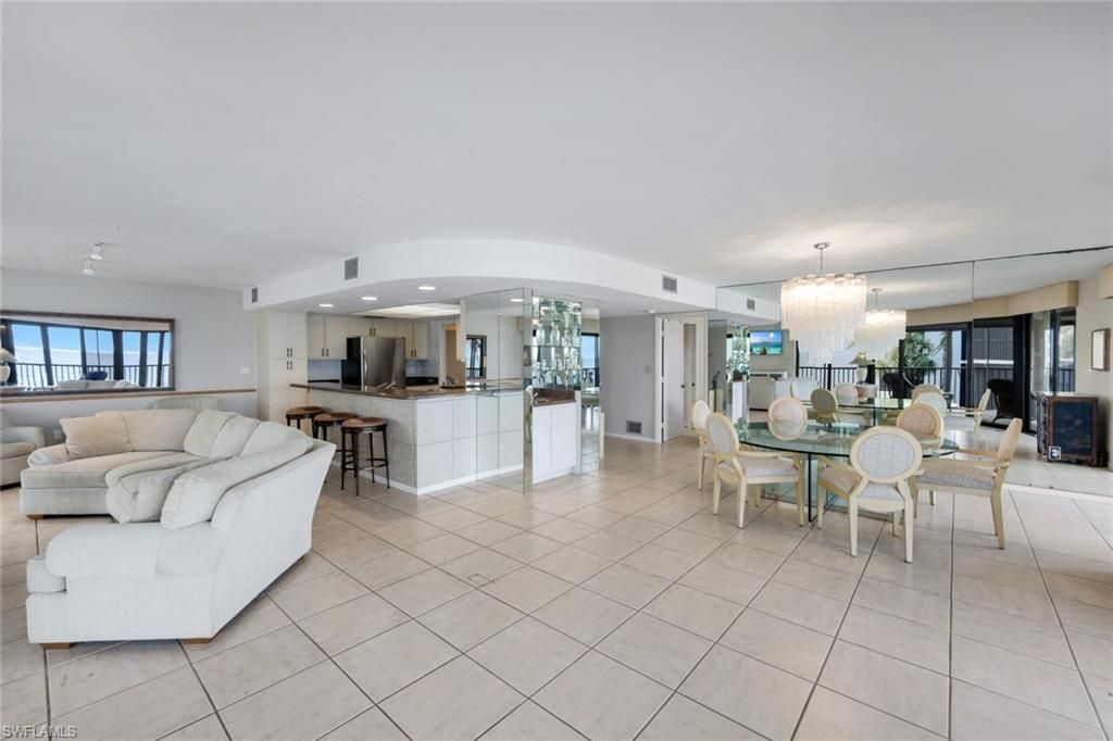 9653 Gulf Shore Dr, Unit 303, Naples, FL 34108 Photo