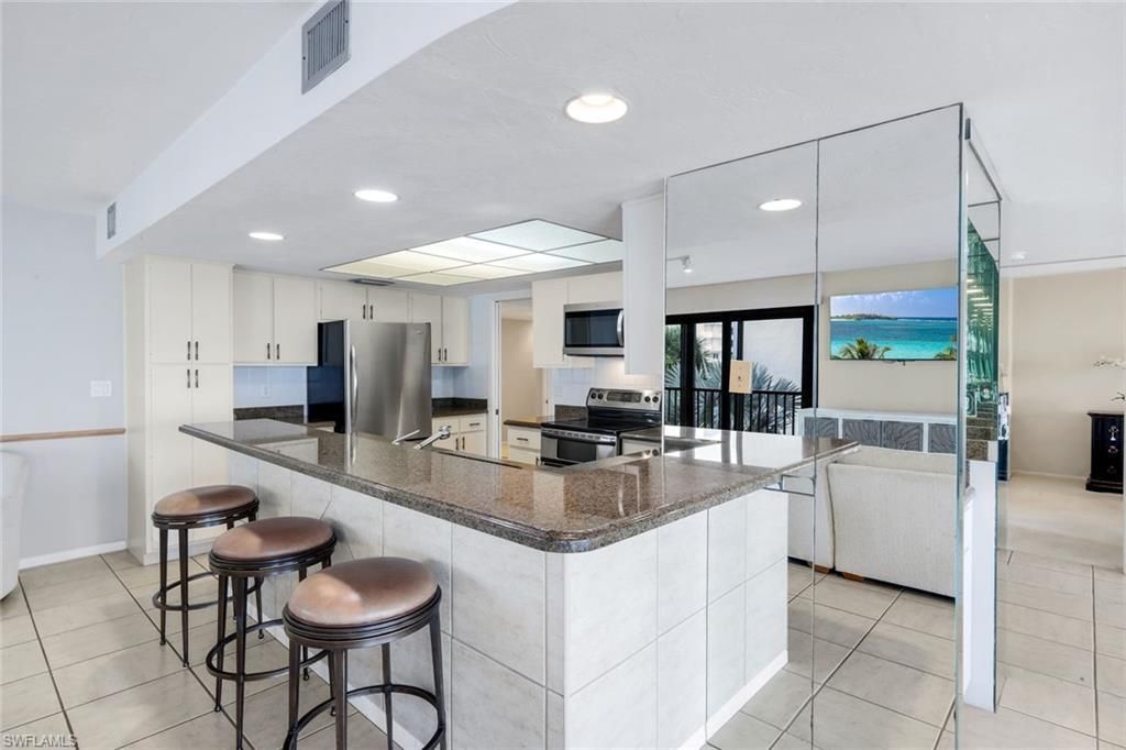 9653 Gulf Shore Dr, Unit 303, Naples, FL 34108 Photo