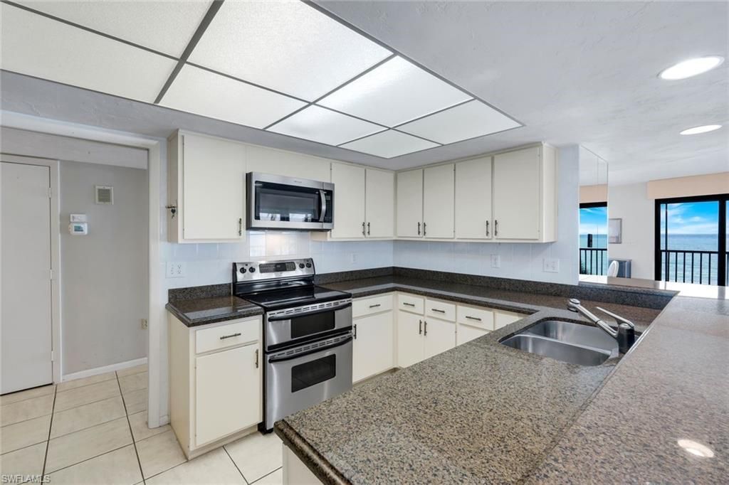 9653 Gulf Shore Dr, Unit 303, Naples, FL 34108 Photo