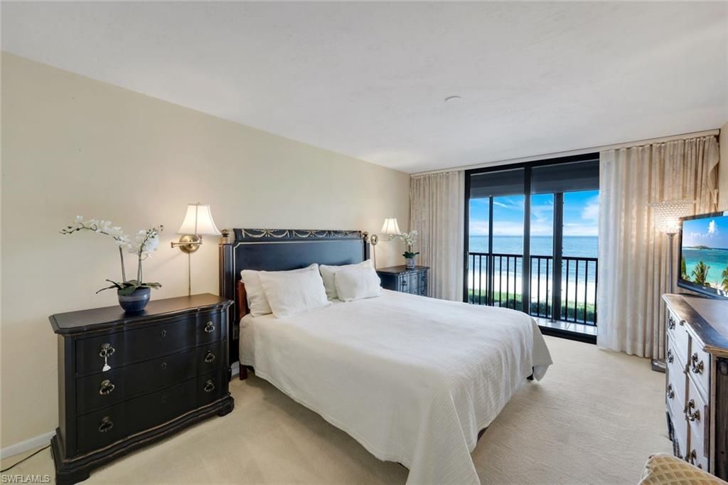 9653 Gulf Shore Dr, Unit 303, Naples, FL 34108 Photo
