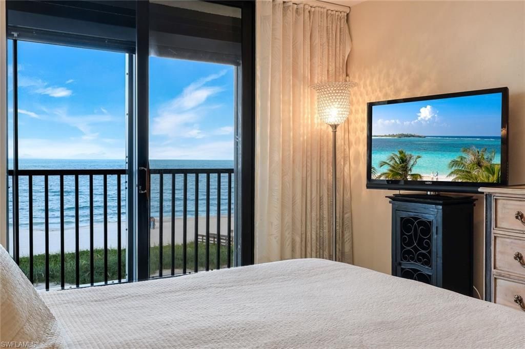 9653 Gulf Shore Dr, Unit 303, Naples, FL 34108 Photo