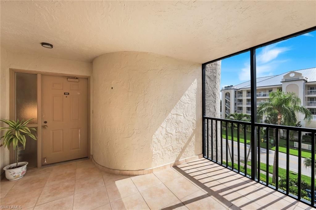 9653 Gulf Shore Dr, Unit 303, Naples, FL 34108 Photo