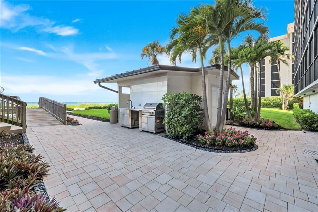 9653 Gulf Shore Dr, Unit 303, Naples, FL 34108 Photo